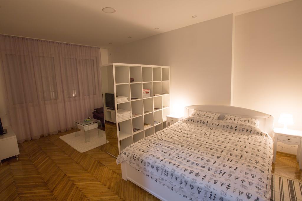 Apartment Center Nikšić Buitenkant foto